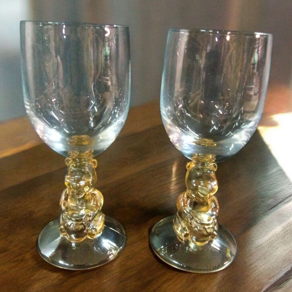 Walt Disney Co. Glasses With Pooh Bear Holding Honey Bucket Amber Bottom 6.5"T